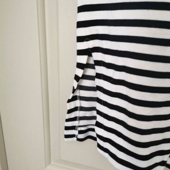 Banana Republic pencil skirt - Picture 2 of 5